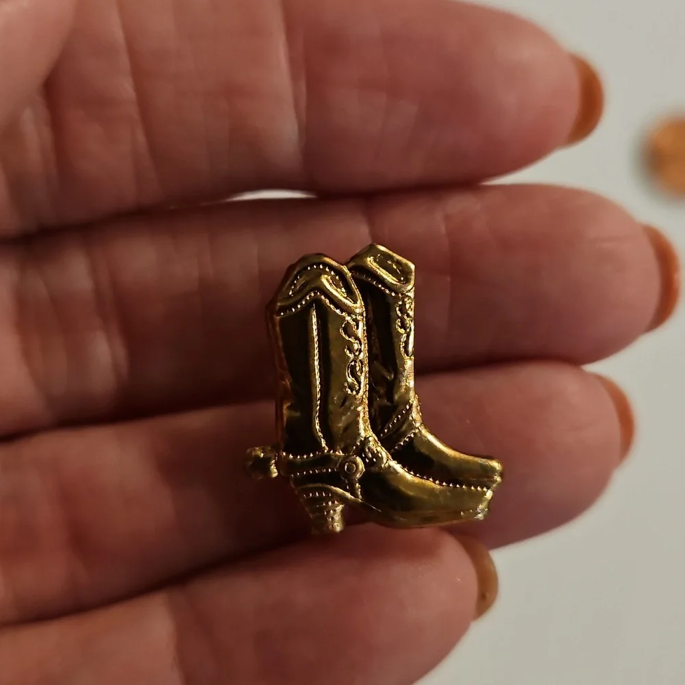 Lots of Western themed crafting brads charms and More silver blue gold - Picture 9 of 14